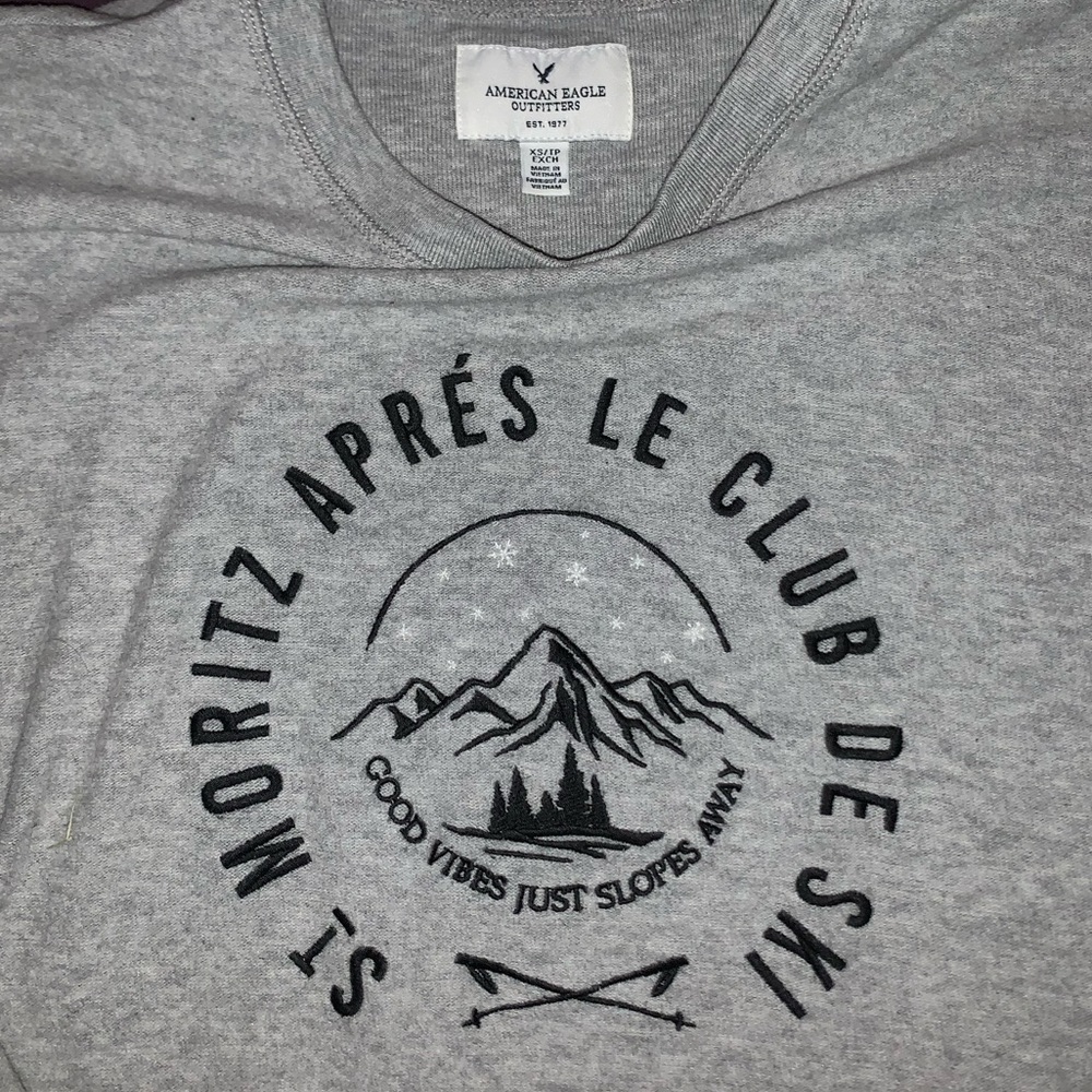 American Eagle Crew Neck